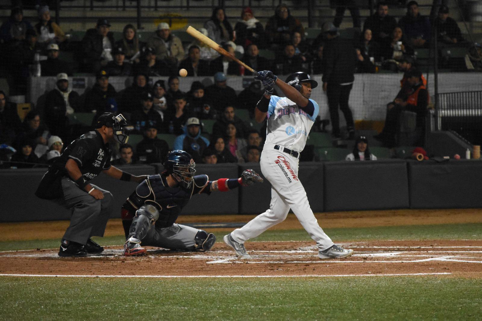 $!Águilas de Mexicali logra la proeza y se instala en las semifinales