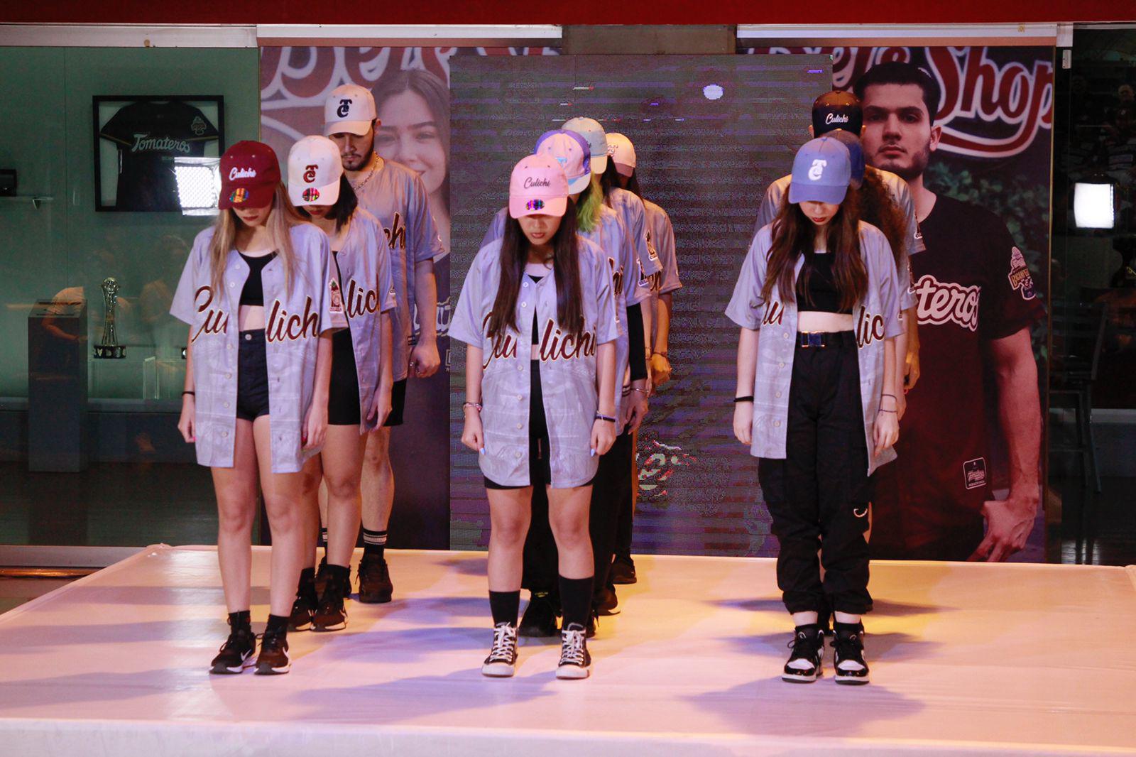 $!Presenta Tomateros de Culiacán sus nuevas gorras para la próxima temporada de beisbol