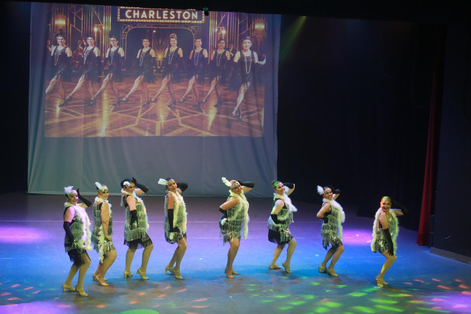 $!Las alumnas del Taller de Baile de Salón del CSS brillaron con el espectáculo de cabaret “Viva Las Vegas”.