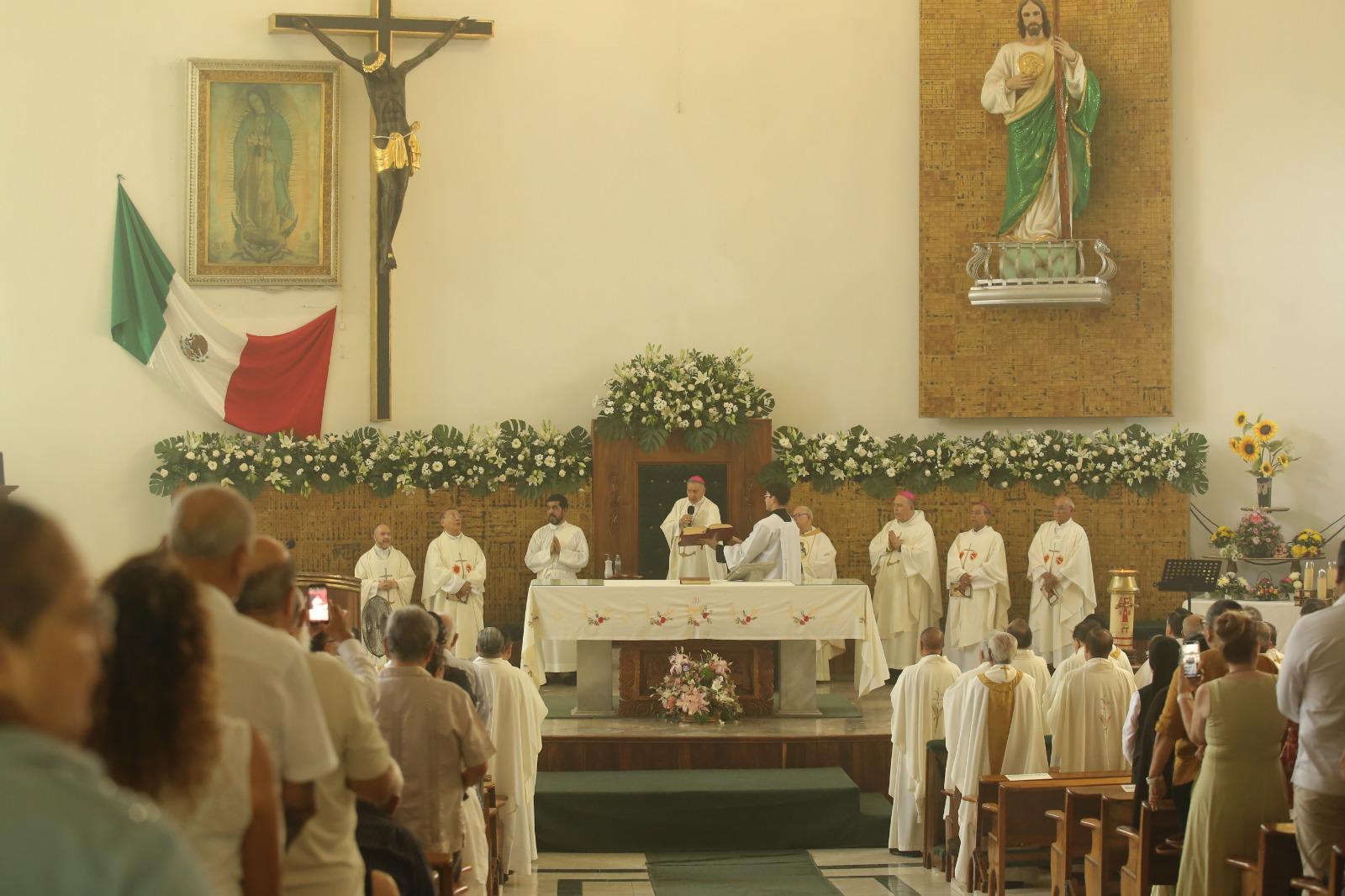 $!Celebra el Padre Horacio Hernández 50 años de sacerdocio