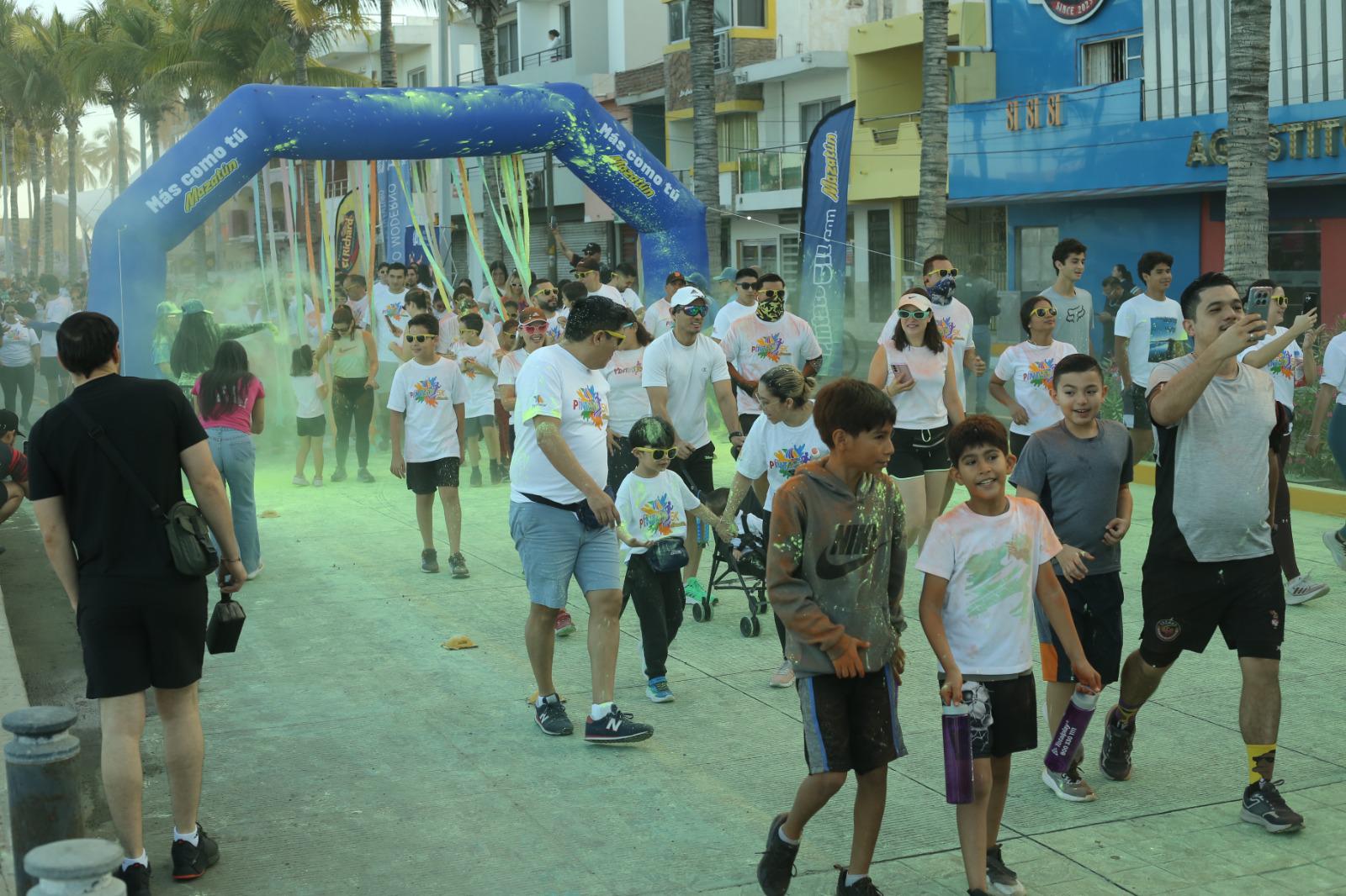 $!Se vive fiesta deportiva y de colores en la Carrera Píntate 5K Mazatún