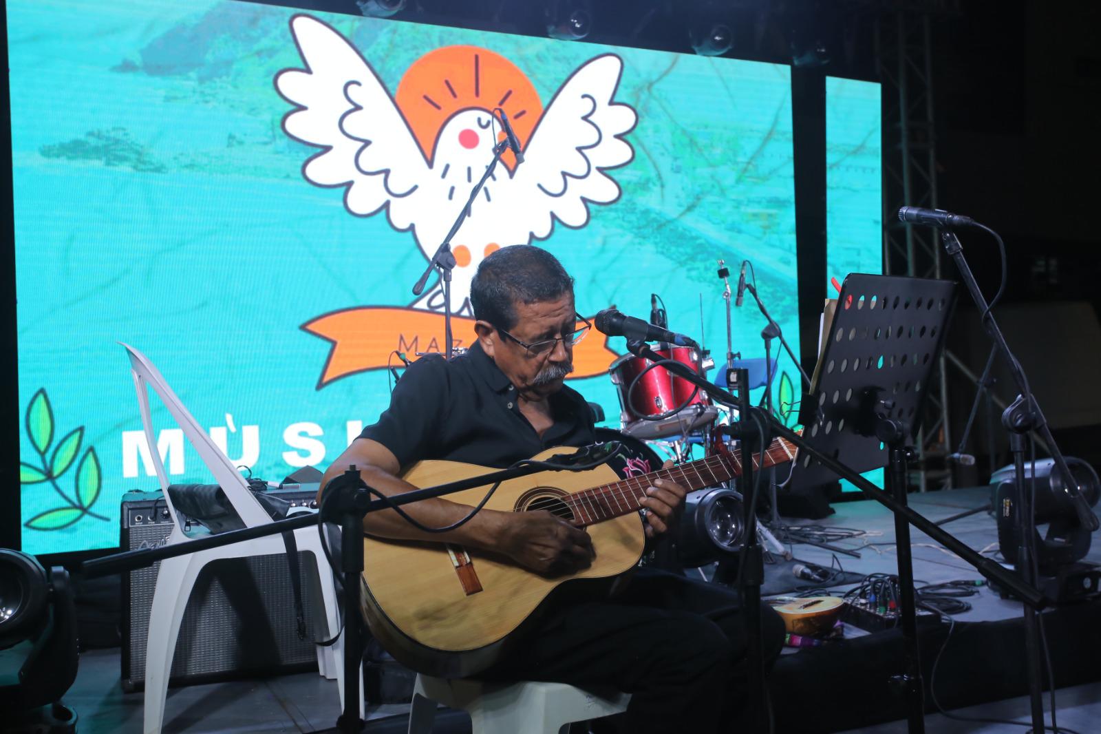 $!Combinan artistas locales música y paz en concierto cultural en Mazatlán