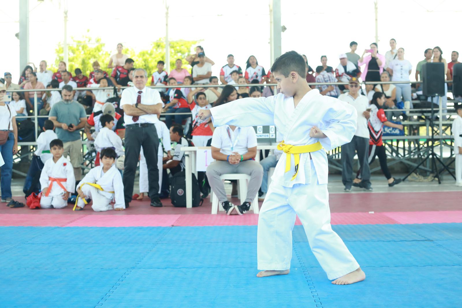 $!Los pequeños karatecas brillan en la Copa Noroeste 2026