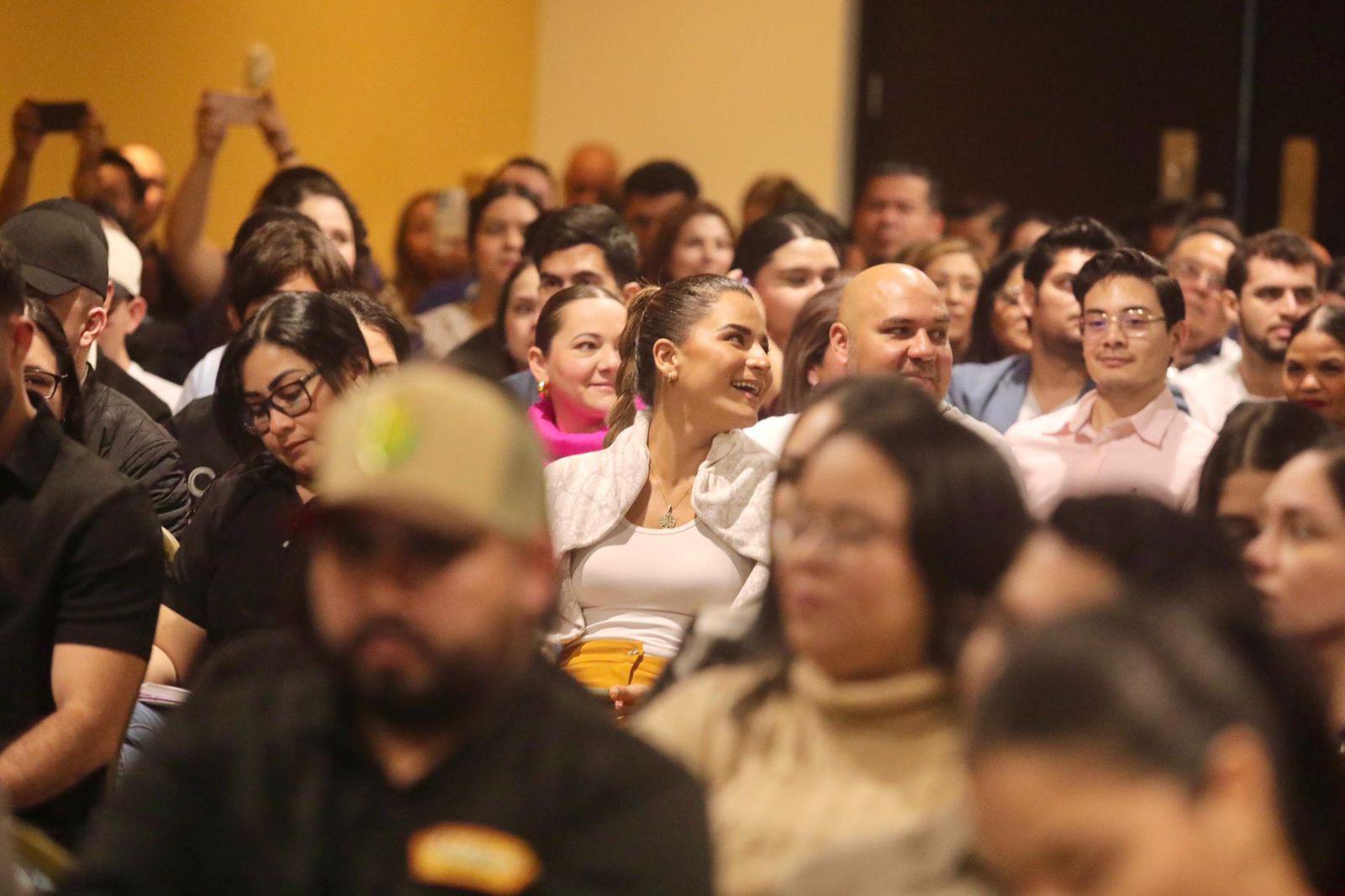 $!Imparten capacitación a emprendedores y empresarios de Mazatlán