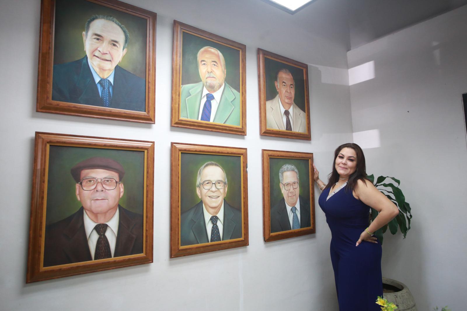 $!Yuridia Espinoza visita Noroeste Mazatlán.