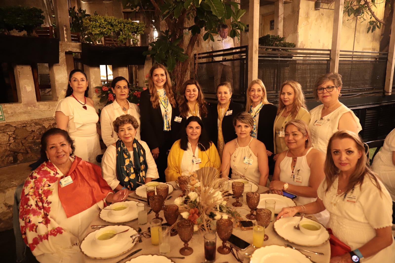 $!Una agradable velada pasaron las damas asistentes en la cena que se ofreció en el Observatorio Mazatlán 1873.