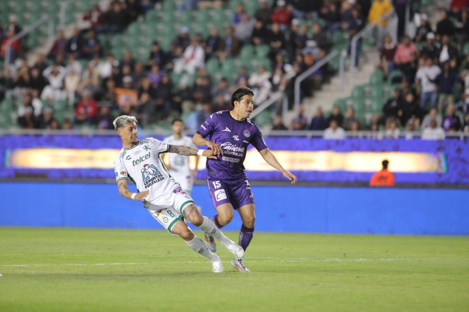 $!La Fiera ruge en El Encanto y corta racha de Mazatlán