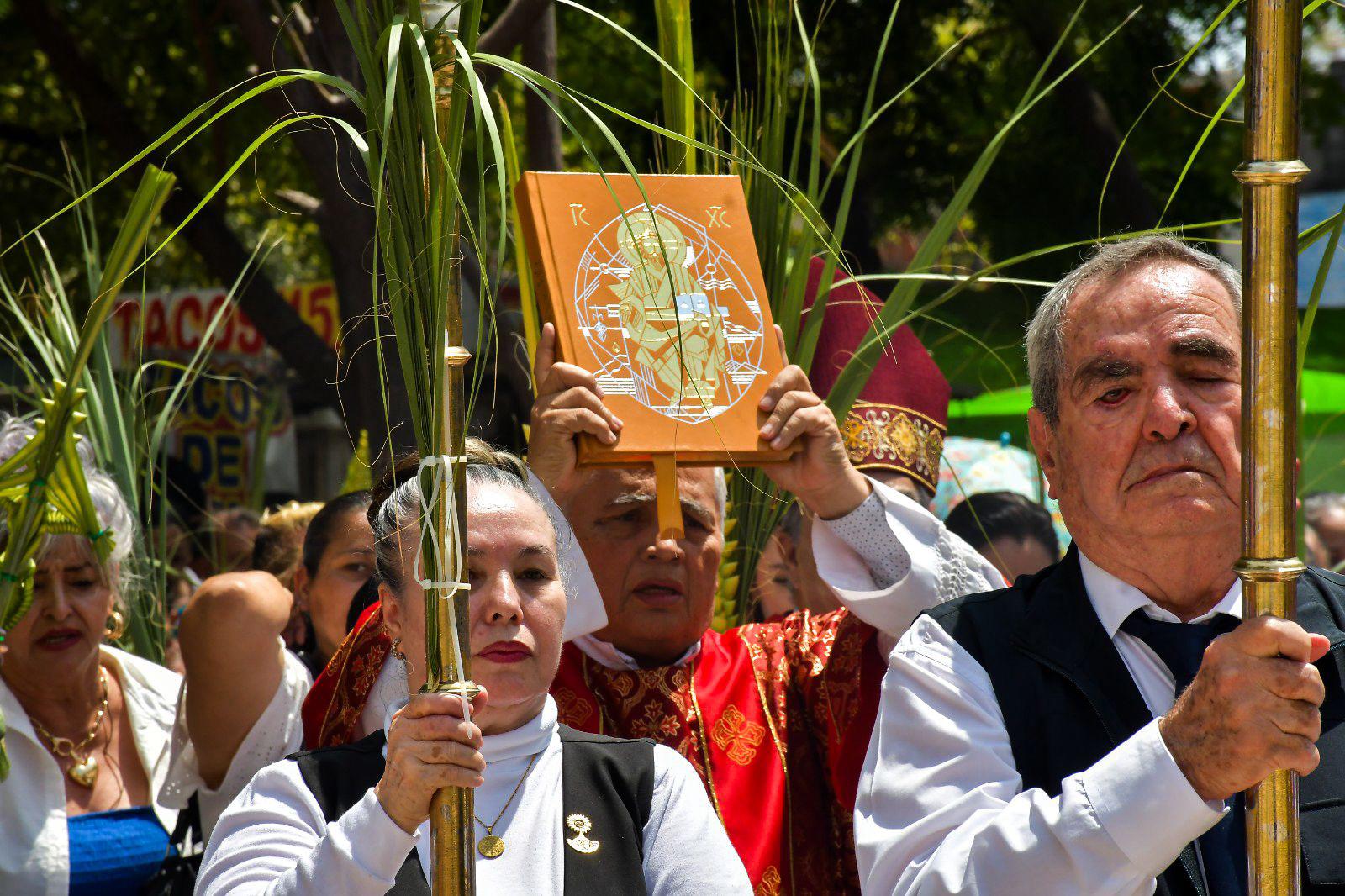 $!Celebran el Domingo de Ramos en Culiacán con misa en la Catedral