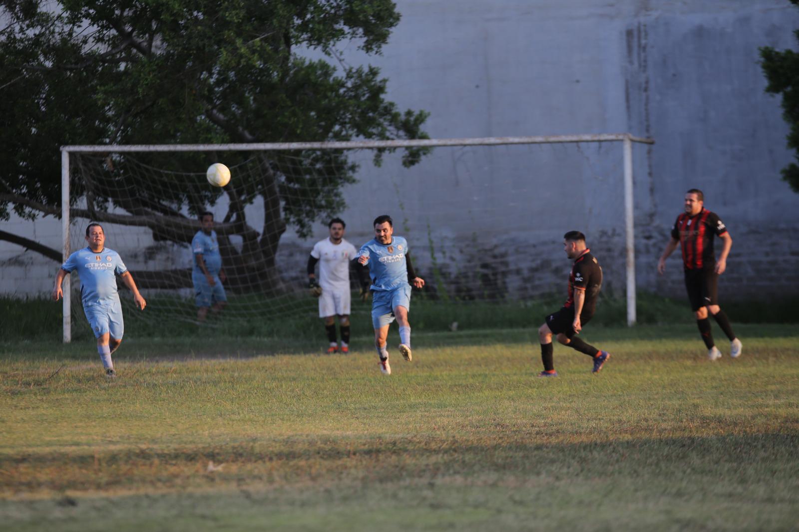 $!IMSS-Umepa se ciñe el campeonato de la Liga de Futbol Intermédicos