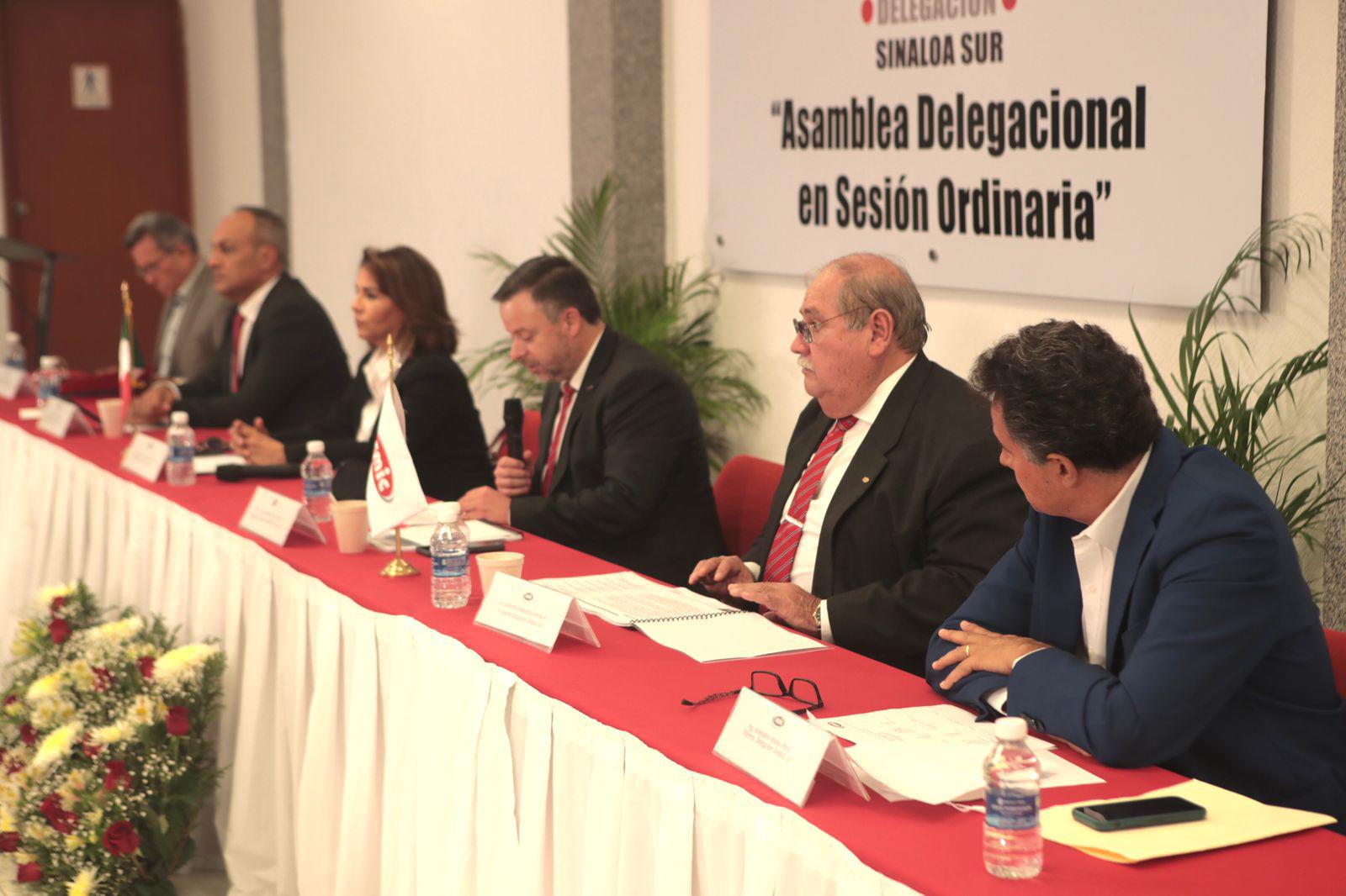 $!En la Asamblea delegacional en sesión ordinaria fue ratificado como presidente de la CMIC.