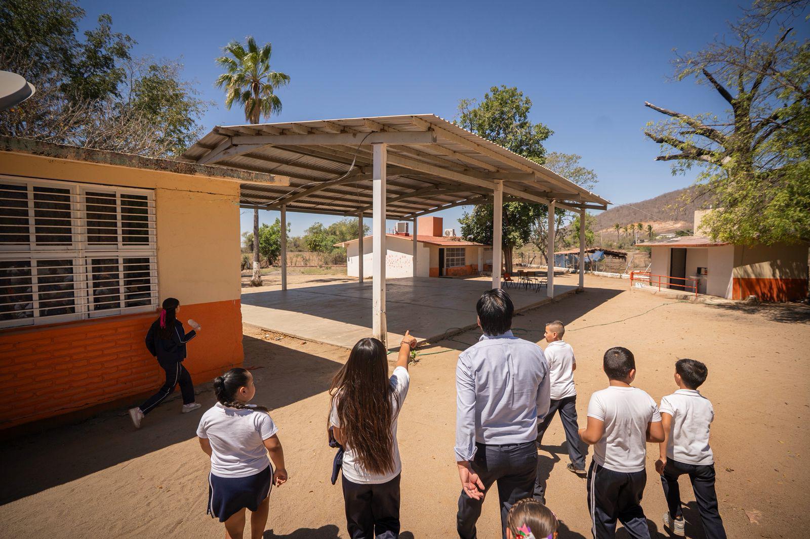 $!Entregan calles pavimentadas en La Guamuchilera, comunidad de Las Tapias, en Culiacán