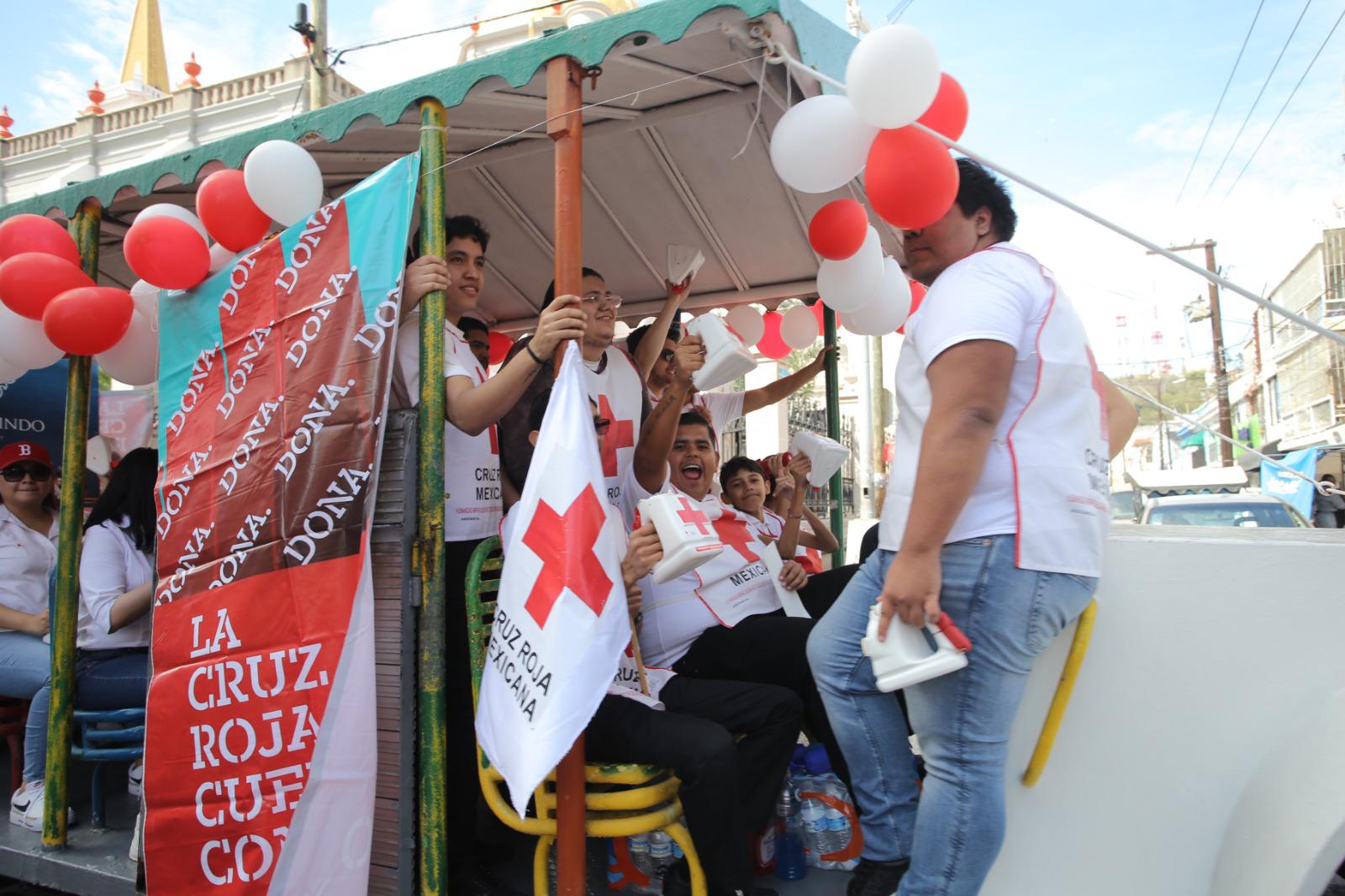 $!Cruz Roja Mazatlán desfila en búsqueda del apoyo ciudadano; se requieren más de 4 millones de pesos