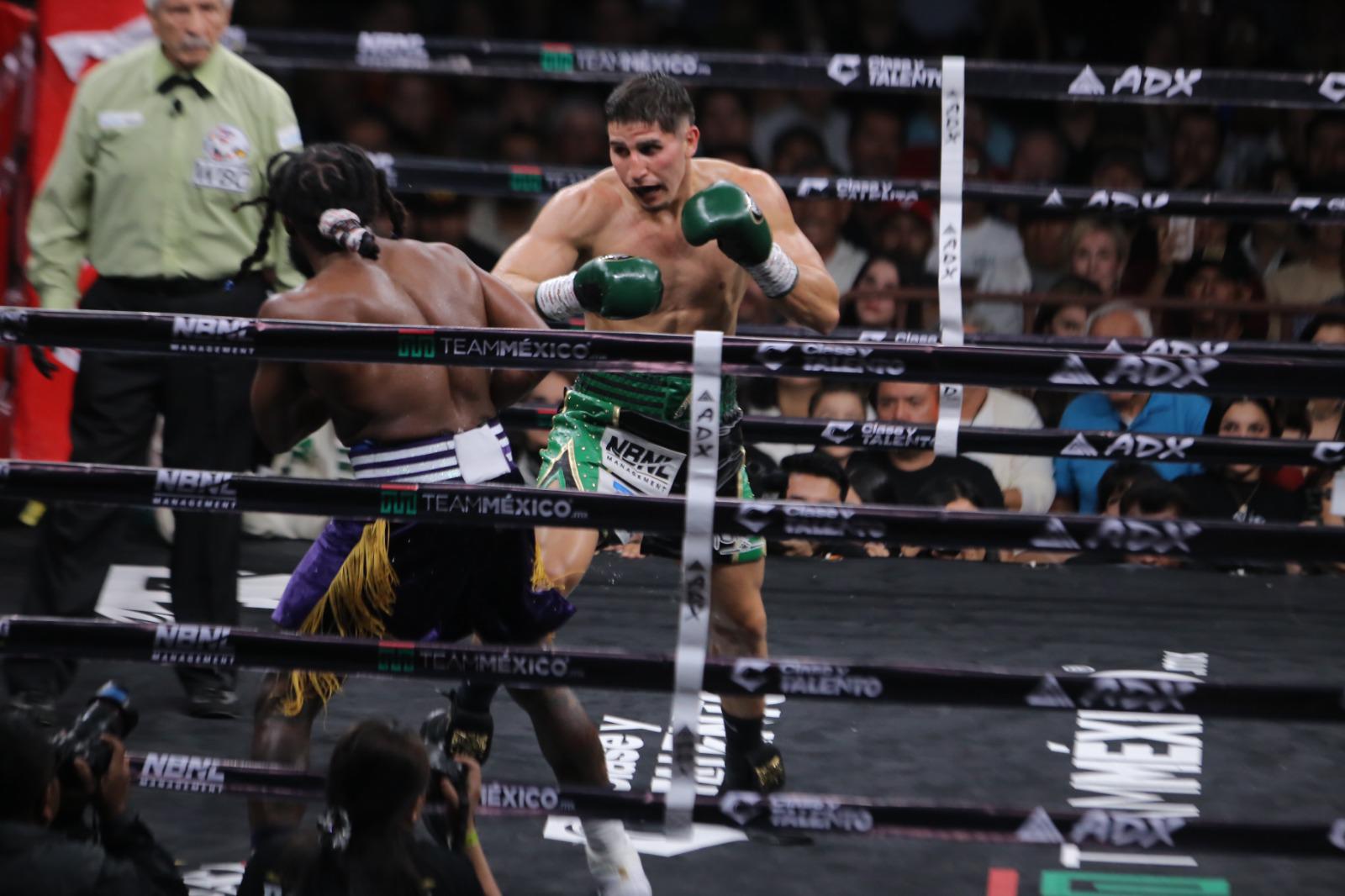 $!Marco Verde triunfa en su debut profesional en casa