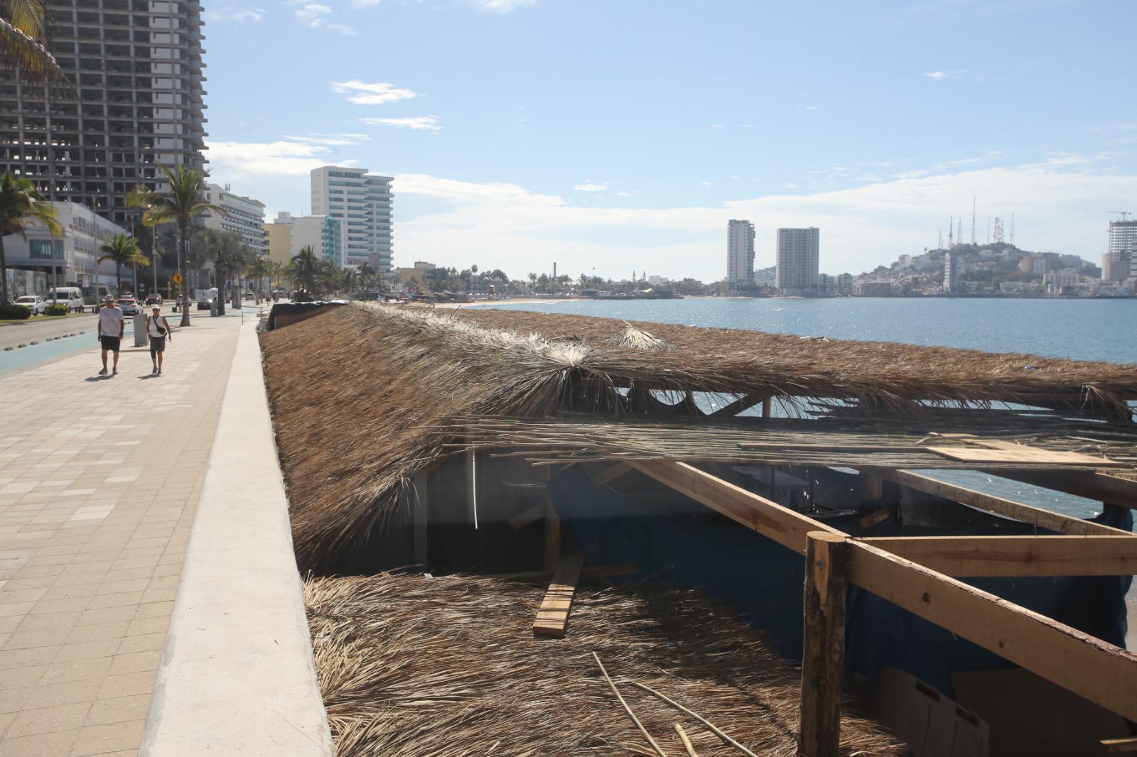 $!Expansión de palapas afecta turismo y patrimonio natural de Mazatlán: OAP