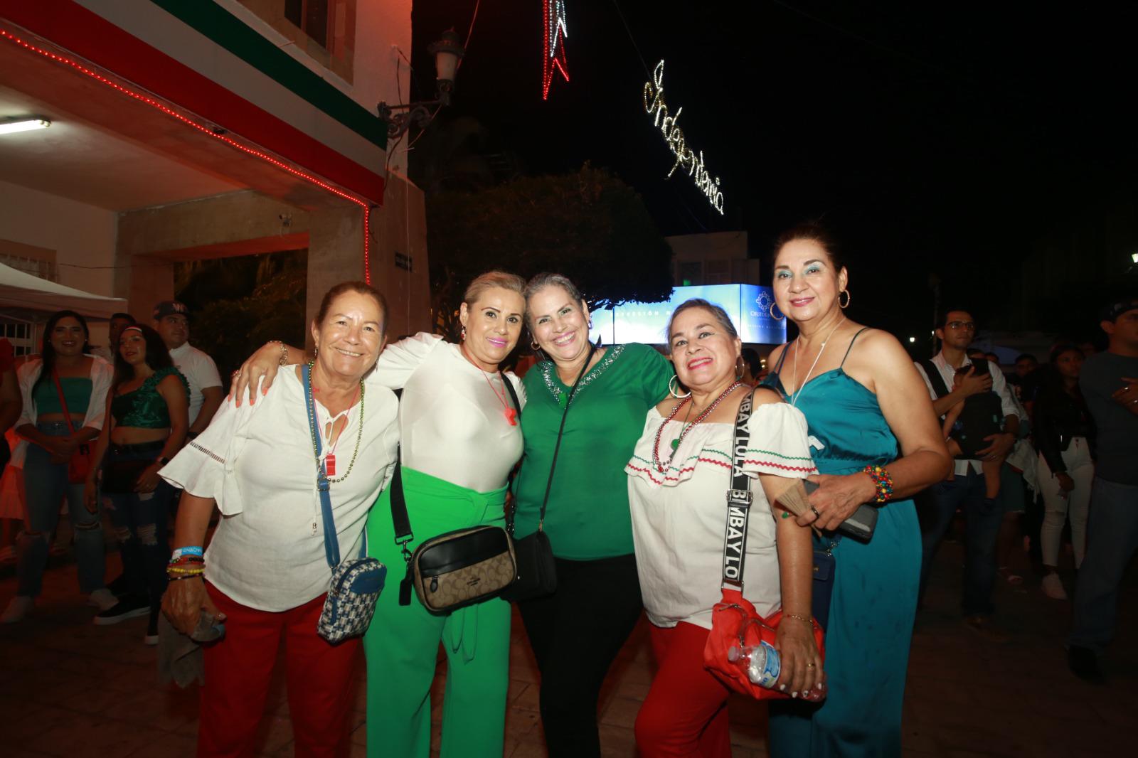 $!Alicia Lara, Gloria Cardiel, Elizabeth Castaño, Laura Espinoza y Elisa López.