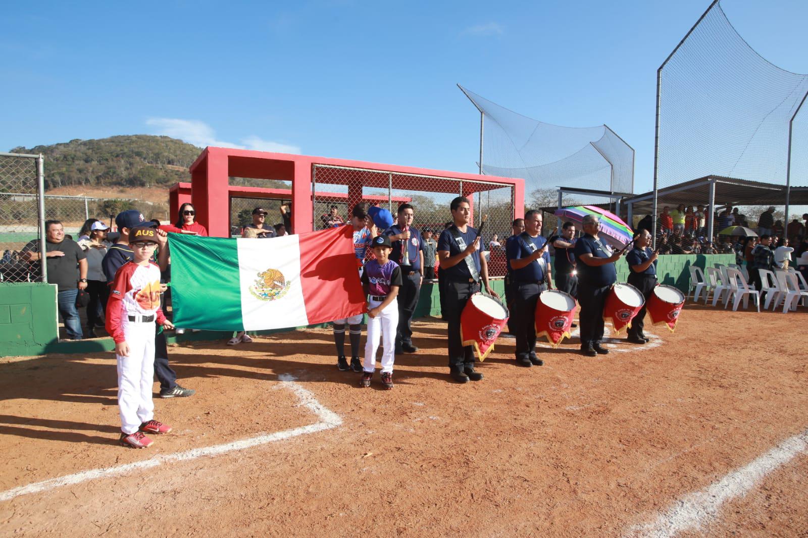 $!Estrena Liga Mazatlán instalaciones con nueva temporada de beisbol