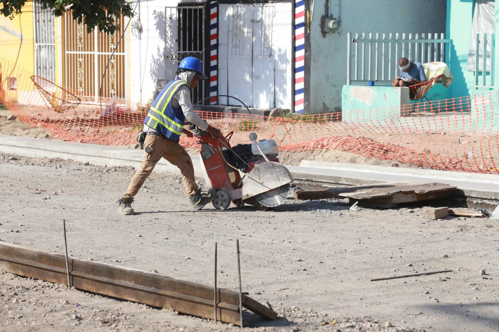 $!Deja Gobierno de ‘El Químico’ millonarios adeudos con constructuras; no hay dinero para terminar la rehabilitación de la Emilio Barragán