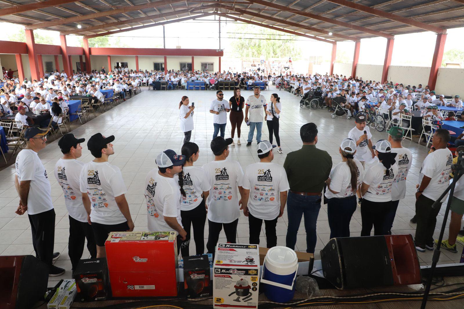 $!Con la tradicional caminata y un desayuno festejan el Día del Padre en Elota