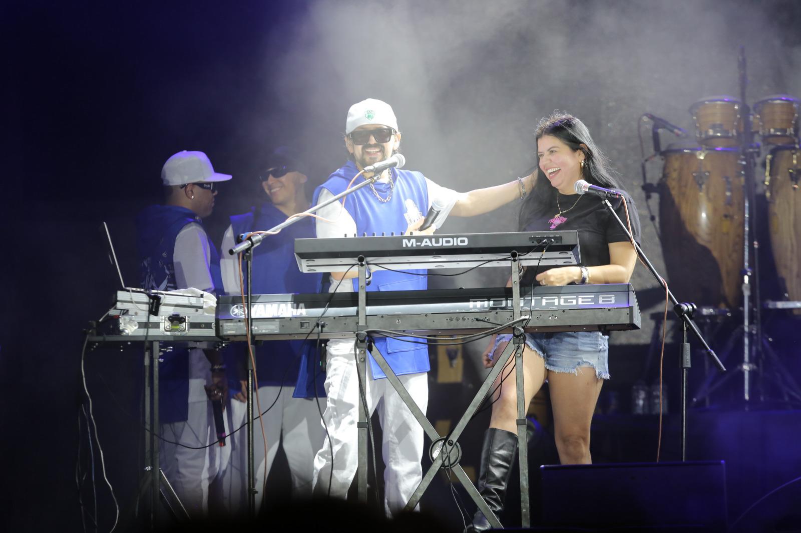 $!Cruz Martínez lidera a Los Kumbia Kings.