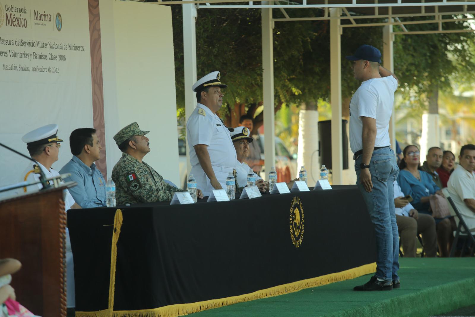 $!Concluyen 85 jóvenes su Servicio Militar y reciben cartilla liberada en la Cuarta Región Naval