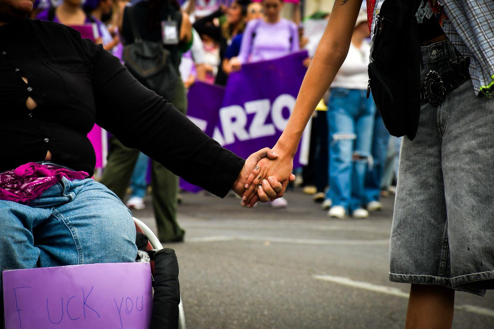 $!Colectivos feministas marchan en Culiacán por justicia y seguridad en el 8M