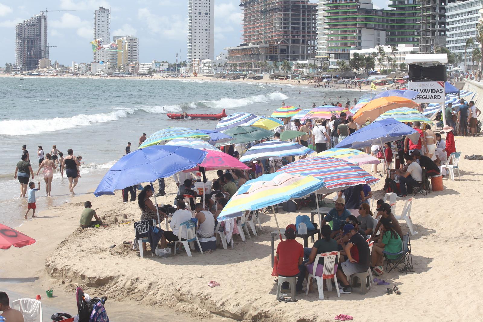 $!Perciben turistas a Mazatlán como un destino turístico seguro, afirma la Alcaldesa Estrella Palacios