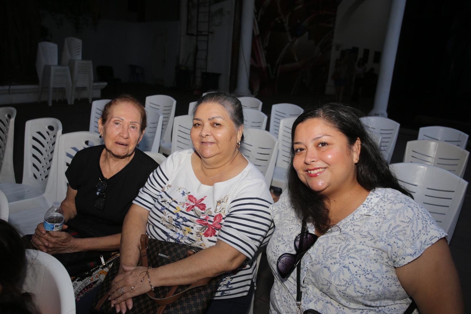 $!Julia Rocha, Teresa Díaz y Silvia Díaz.
