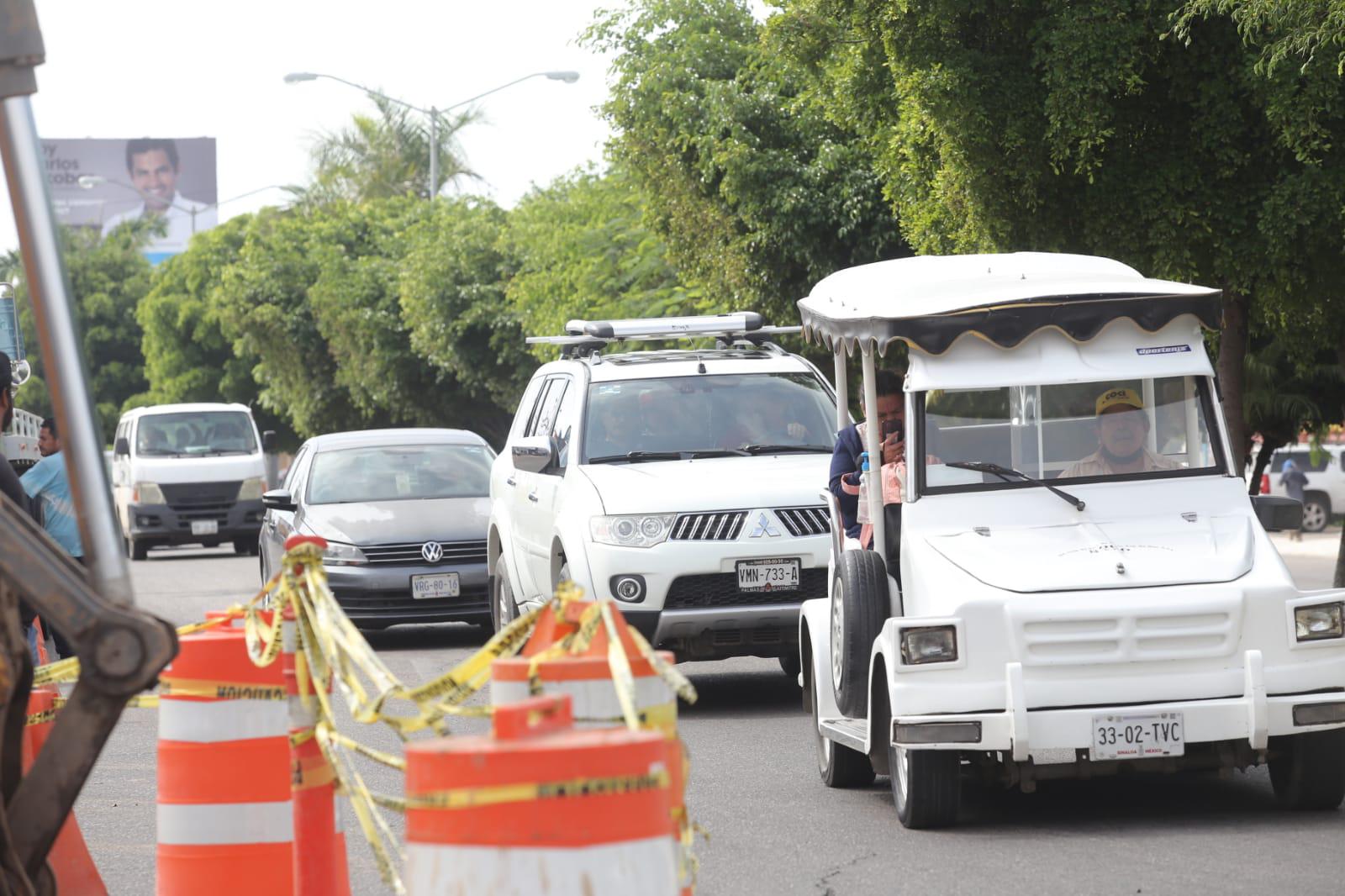 $!Colapsa colector en Avenida Ejército Mexicano, en Mazatlán, y se genera socavón