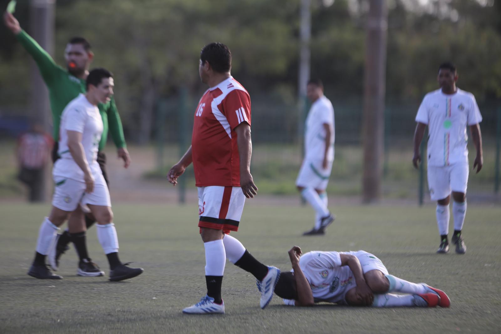 $!Elevadores Larsson dominan la Copa en Liga Superveteranos