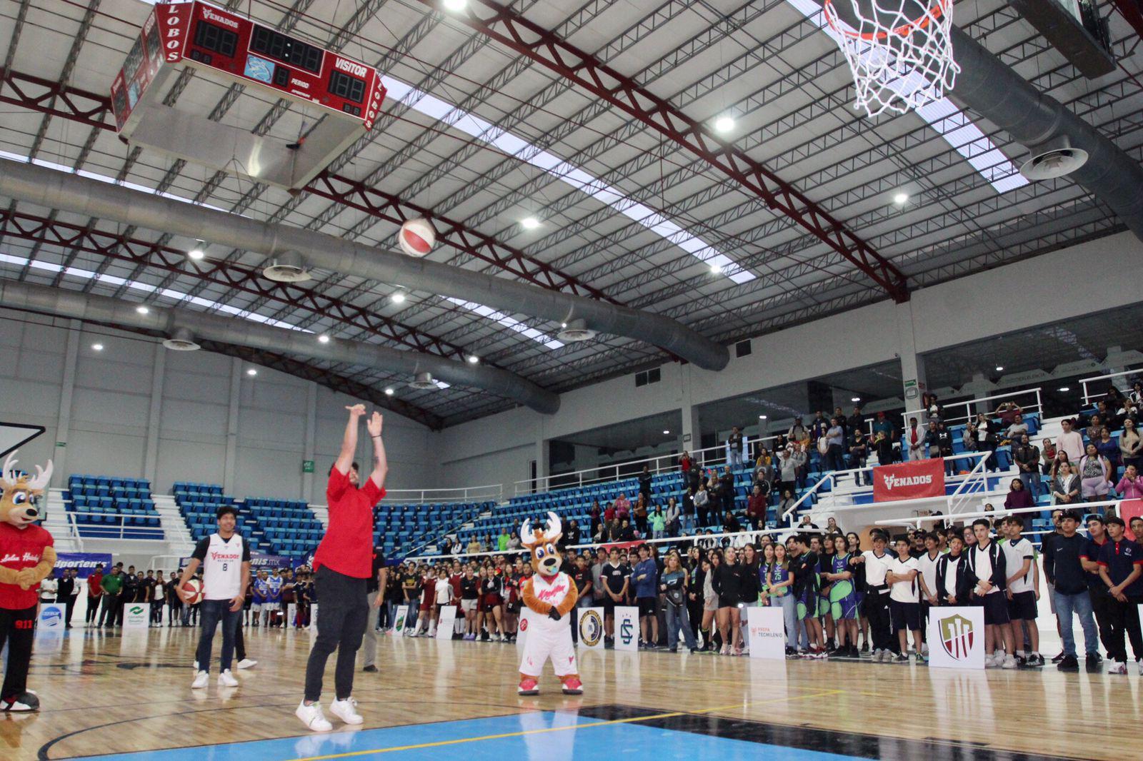 $!Inauguran Liga Estudiantil UAD de Baloncesto y Futbol Barda en el Lobo Dome