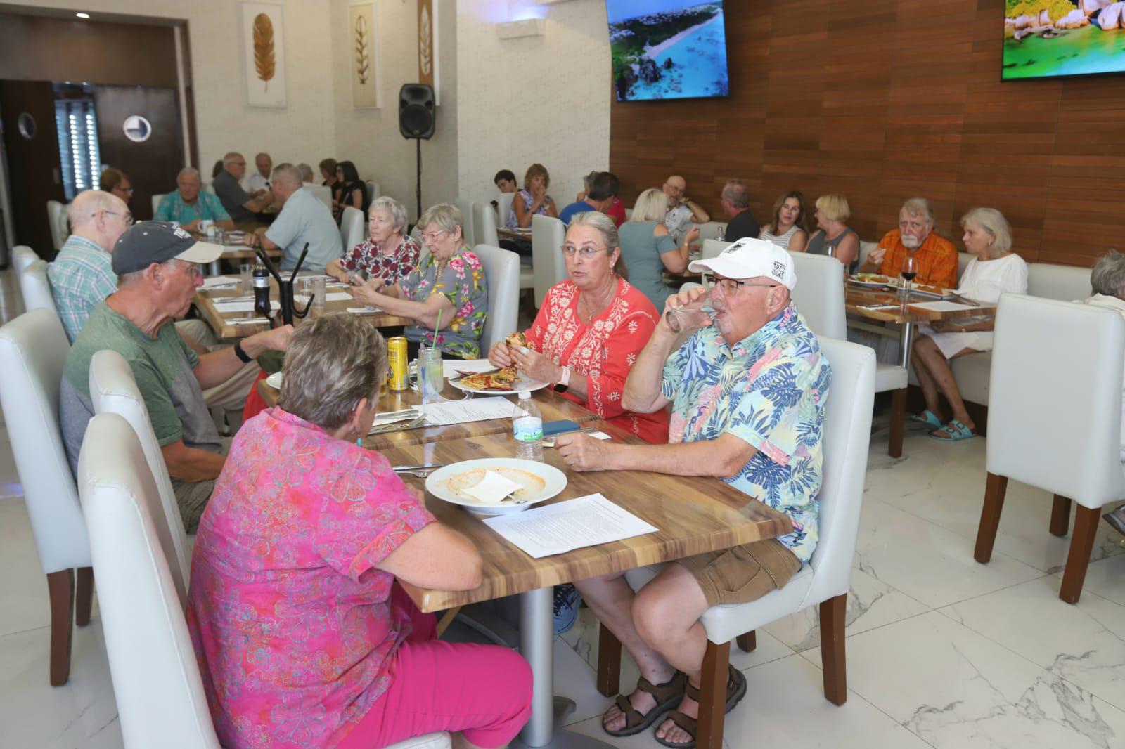 $!Comparten ‘A Que Sabe Sinaloa’ con la comunidad extranjera en Mazatlán