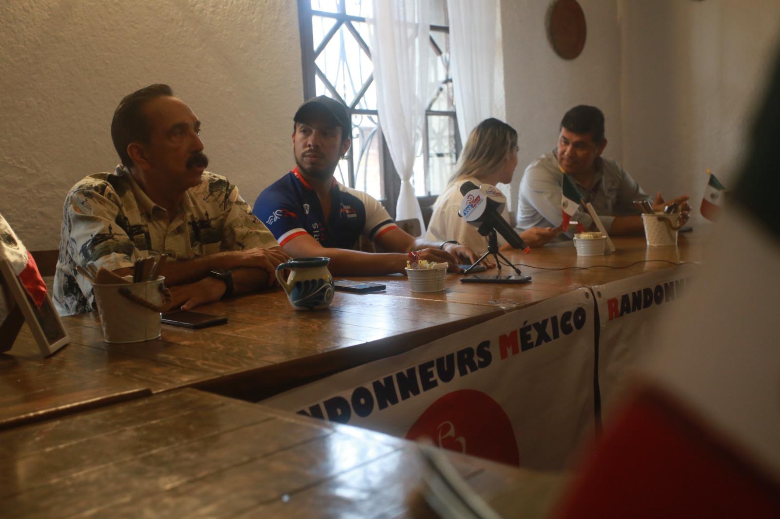 $!Domina ciclista mexicano el circuito París Brest París 2023