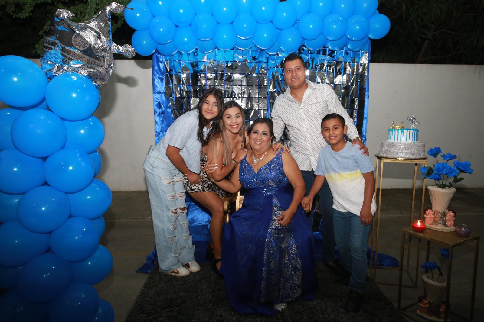 $!Melany Betancourt, Verónica Betancourt, Sandra Luz, Fernando Lizárraga y Jordán Lizárraga.