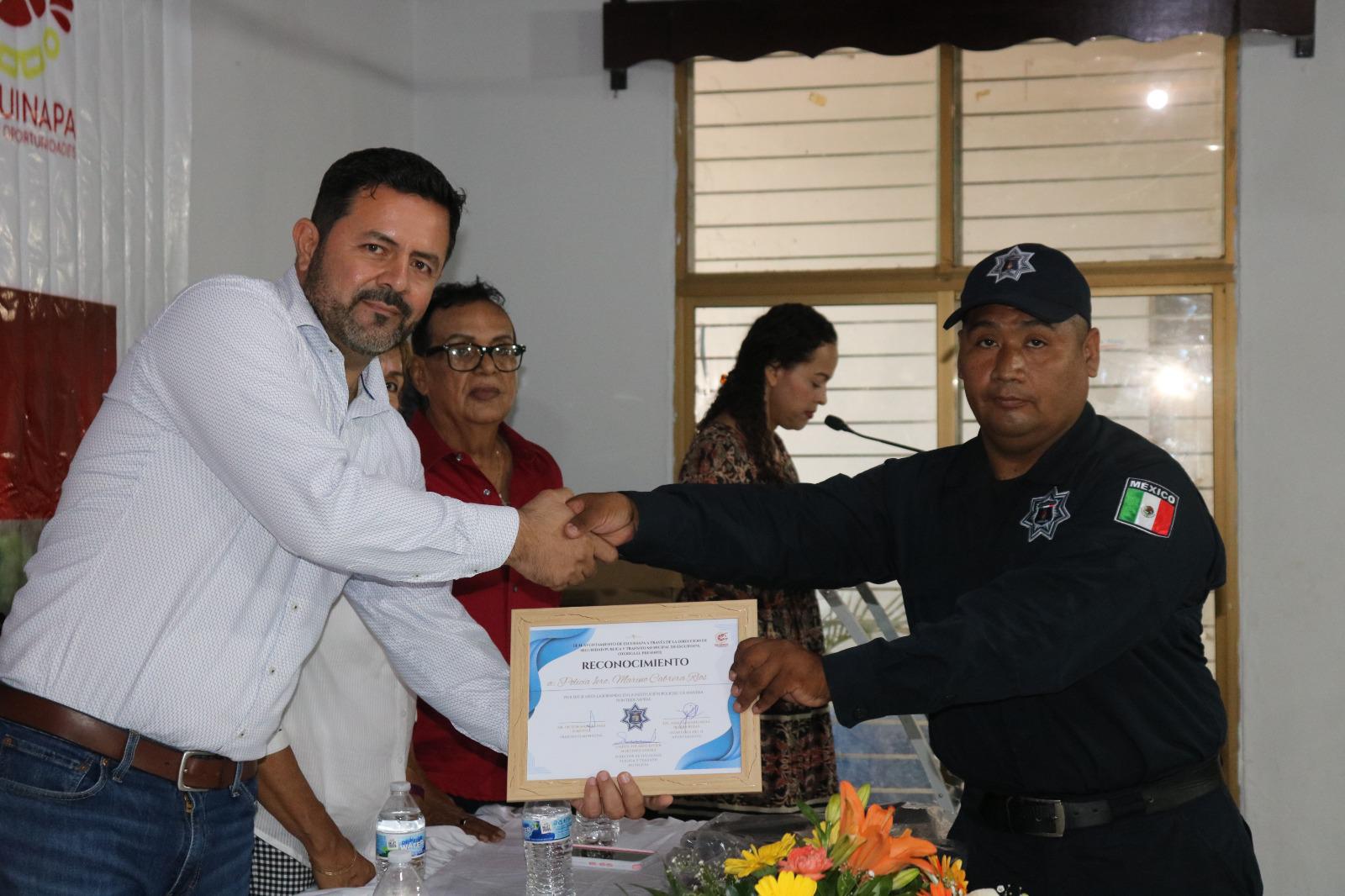 $!Celebran a policías de Escuinapa