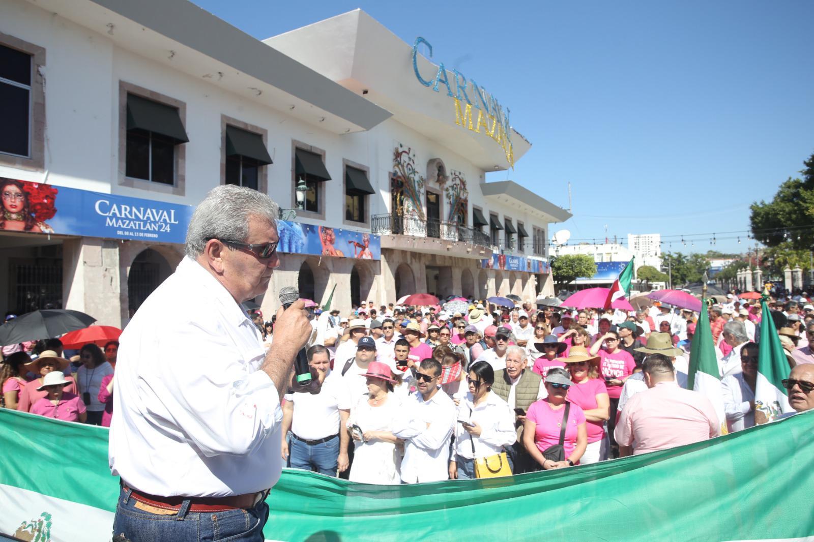 $!En Mazatlán piden elecciones libres y celebran mitin en la Plazuela República