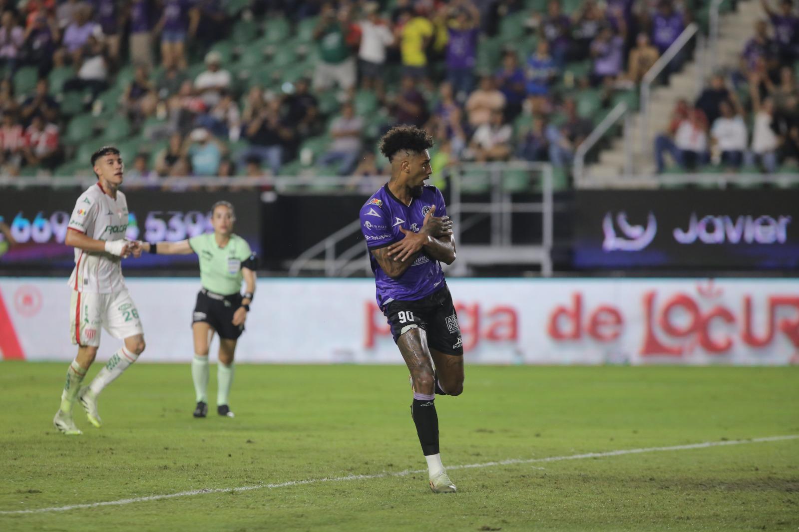 $!Mazatlán no sostiene la ventaja y empata con Necaxa en despedida del Apertura 2025