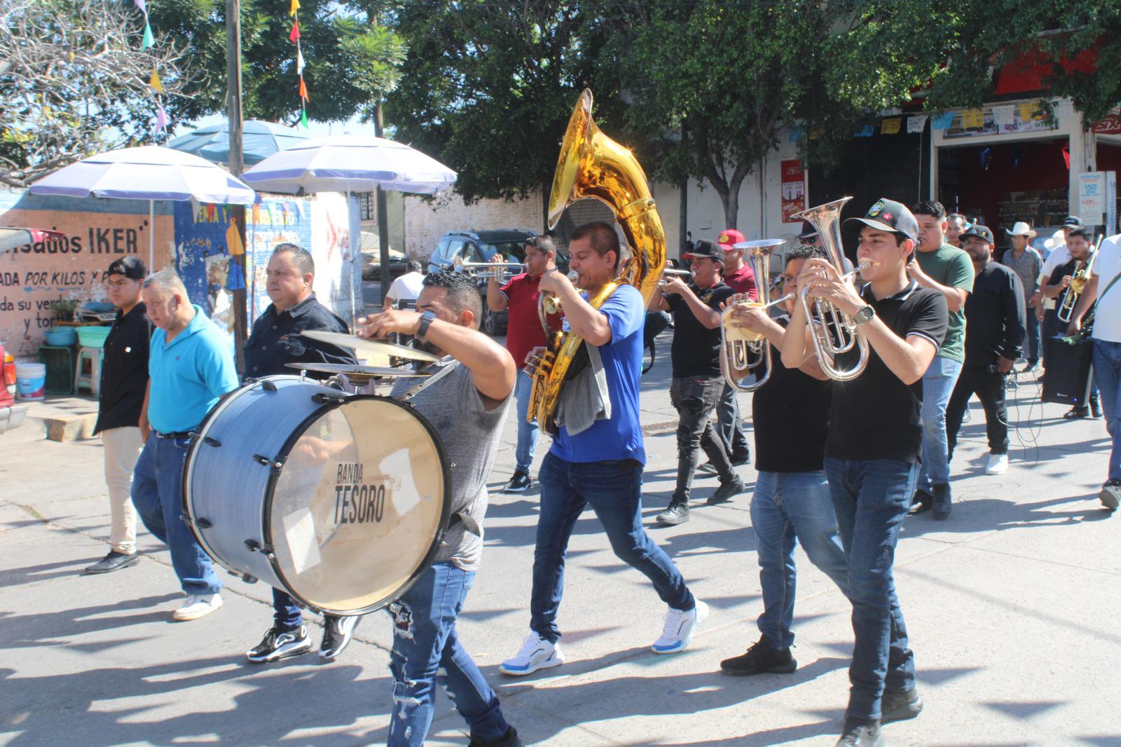 $!Músicos de Rosario celebran a Santa Cecilia con procesión y misa; le piden que haya trabajo