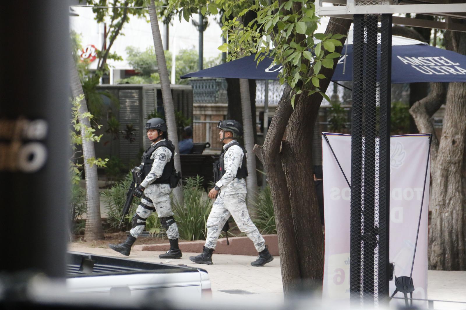 patrulla-y-vigila-la-guardia-nacional-en-zona-centro-y-escuelas-en-culiac-n