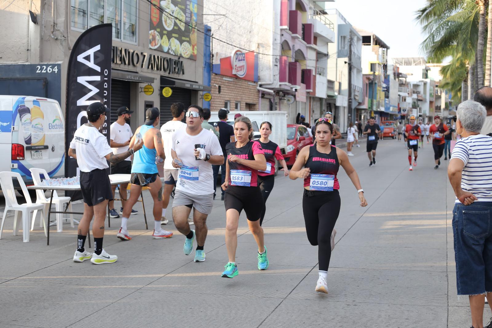 $!Hermanos Labrador dominan el asfalto en Carrera Conecta=te