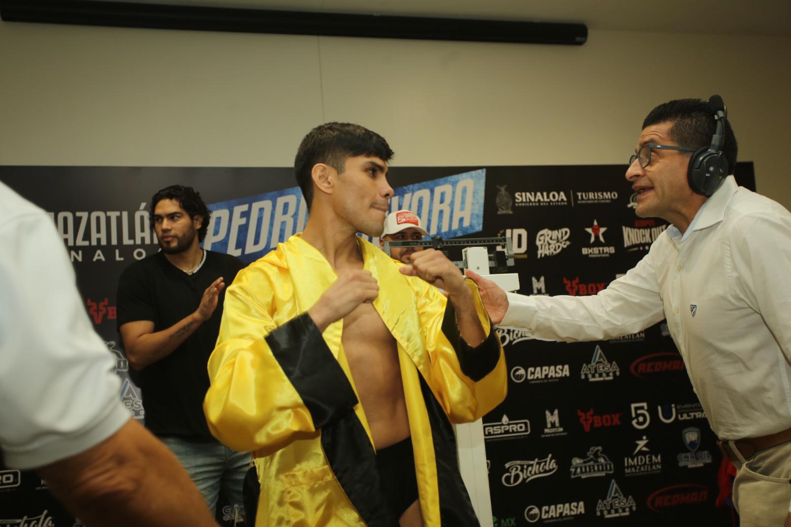 $!Cumplen pugilistas con el peso para velada de este viernes en Mazatlán