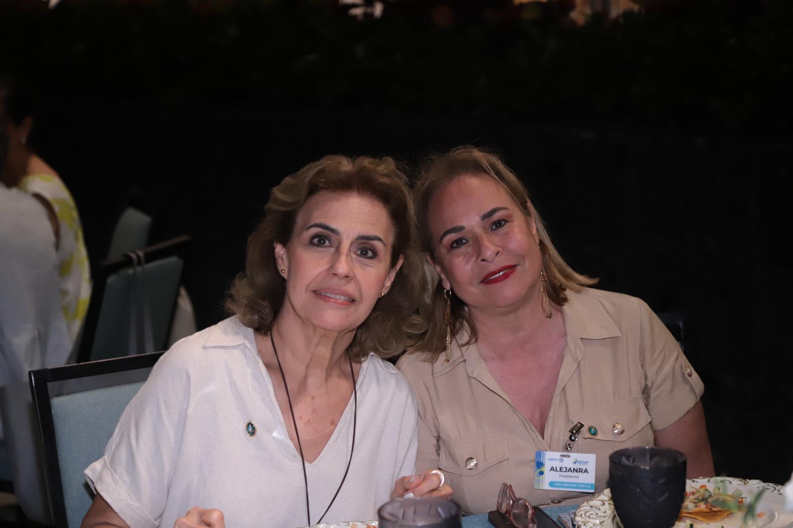 $!Georgina Suárez y Alejandra Chávez, de San Andrés Tuxtla, Veracruz.
