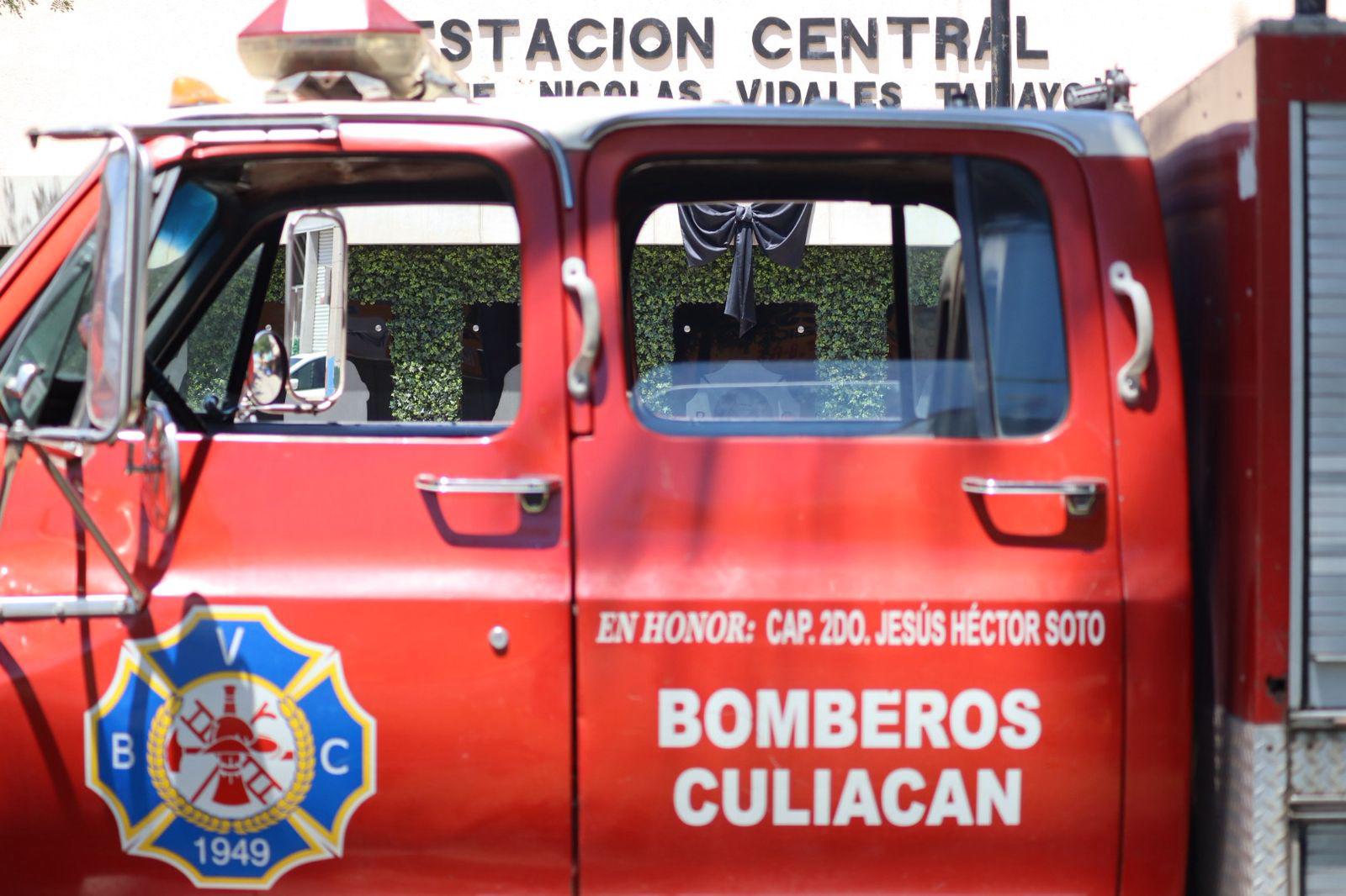 $!Bomberos de Culiacán despiden con caravana a compañero asesinado