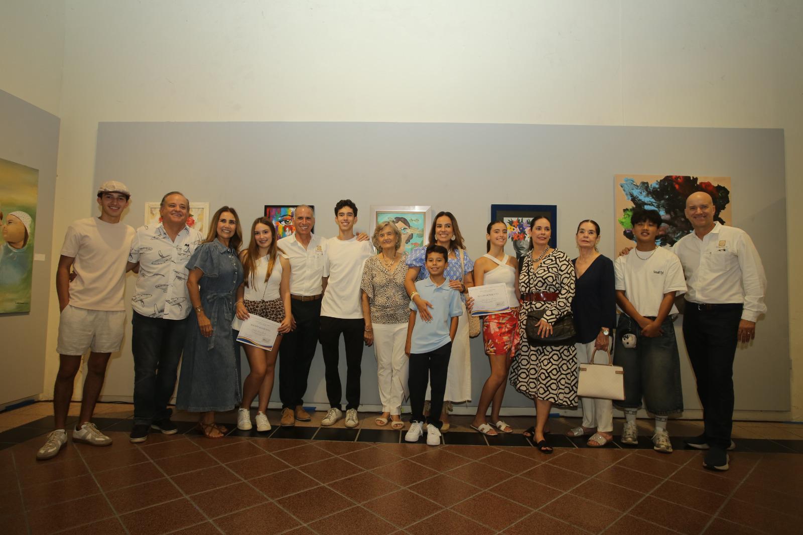 $!La familia Díaz se tomó la fotografía del recuerdo.