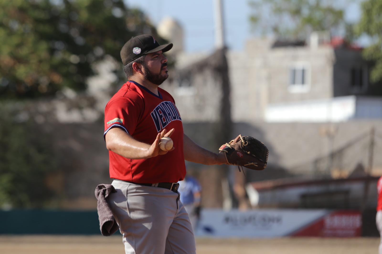 $!Sellan pase a semifinales de Liga Meseros al bat