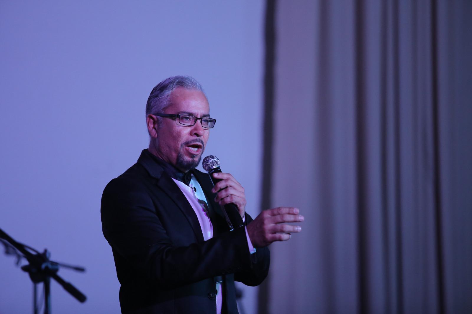 $!Óscar Gómez mostró su versatilidad en cada uno de sus interpretaciones.