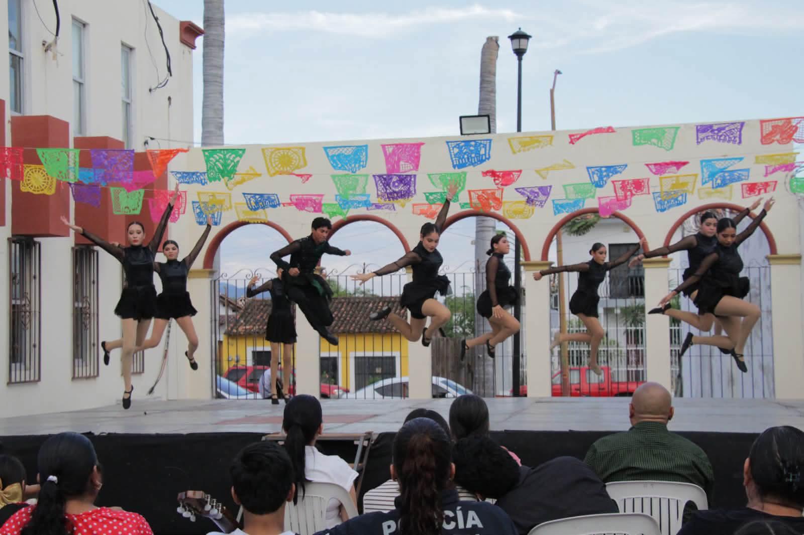 $!Alumnos de la Casa de la Cultura Gilberto Owen cierran cursos con festival en Rosario