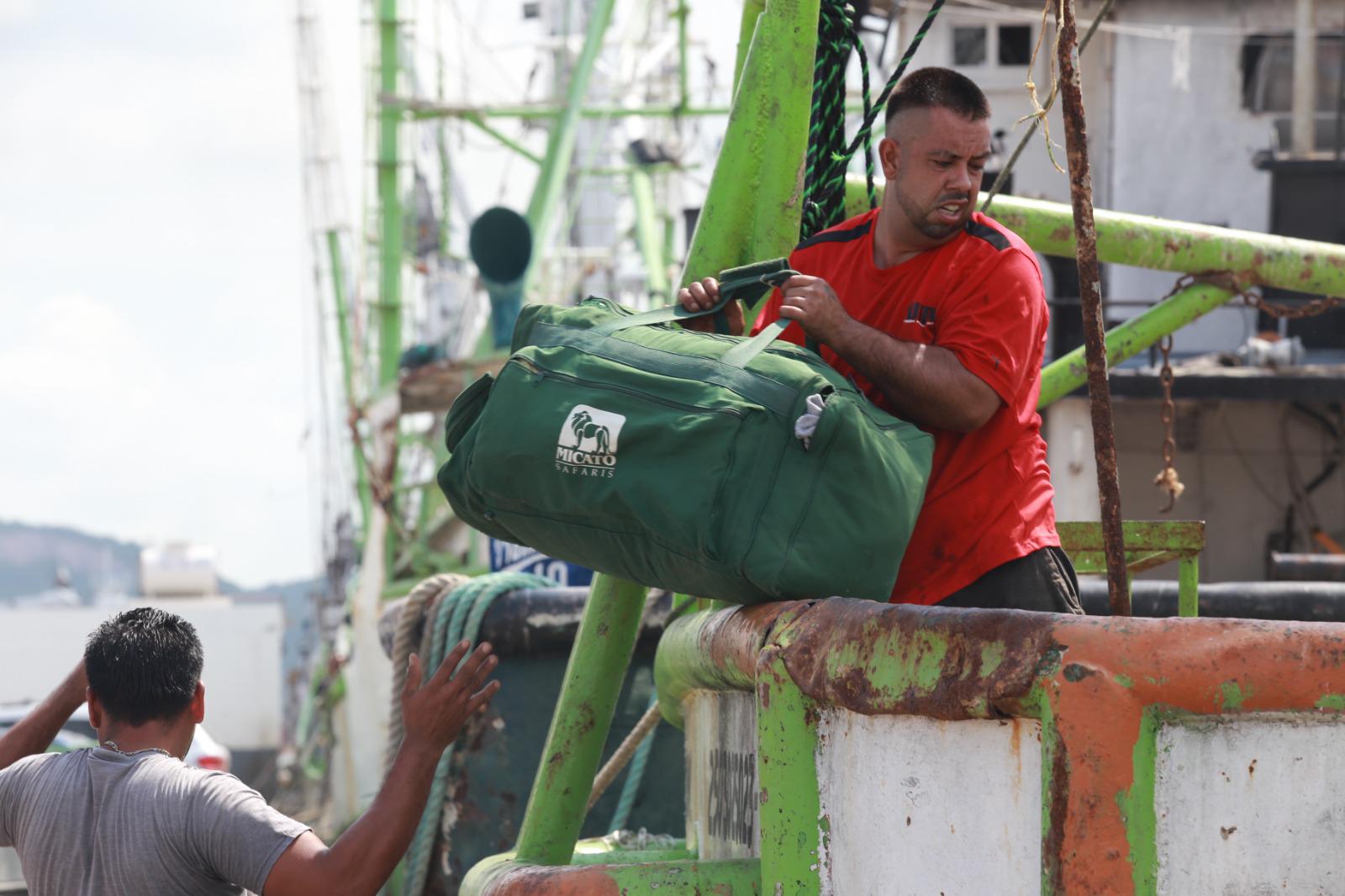 $!Solo el 40% de la flota de Mazatlán saldrá a la pesca del camarón esta temporada