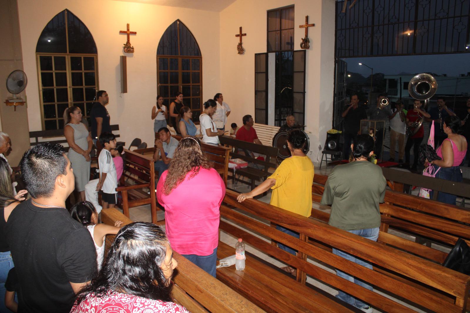 $!Lluvias no apagan el fervor por Santo Domingo de Guzmán en El Rosario