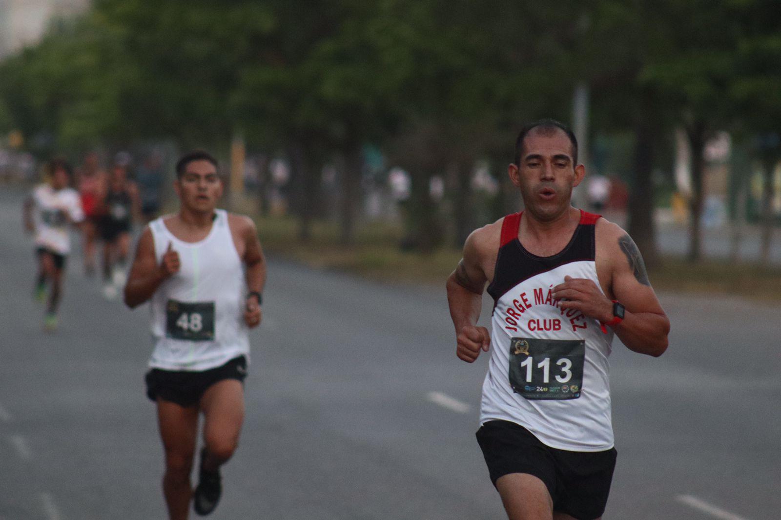 $!Daniela García y Fernando Martínez ganan la Elite de la Urbanianos Premiere 5K