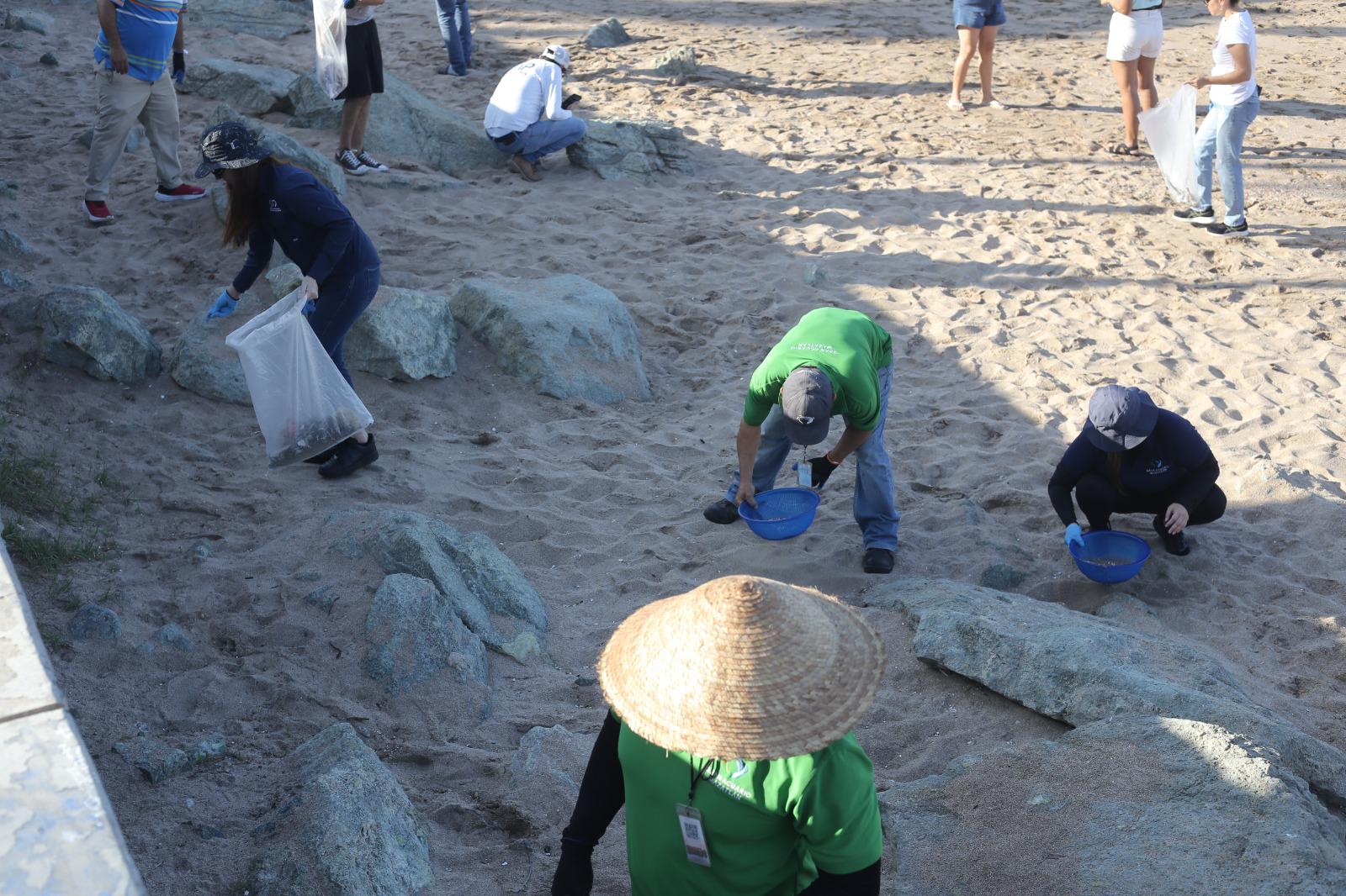 $!Retiran 160 costales de basura durante jornada de limpieza en Mazatlán